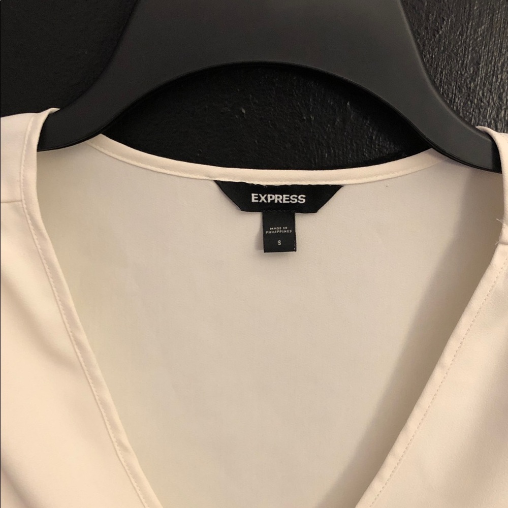 EXPRESS Cream V-Neck Puff Shoulder Blouse - Picture 3 of 4